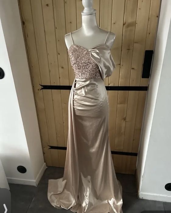 Вечерние платья на выпускной