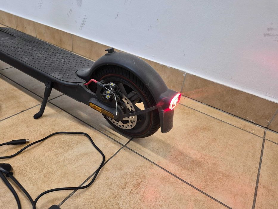 vand trotineta electrica xiaomi mi pro 2 in stare foarte buna 450 km