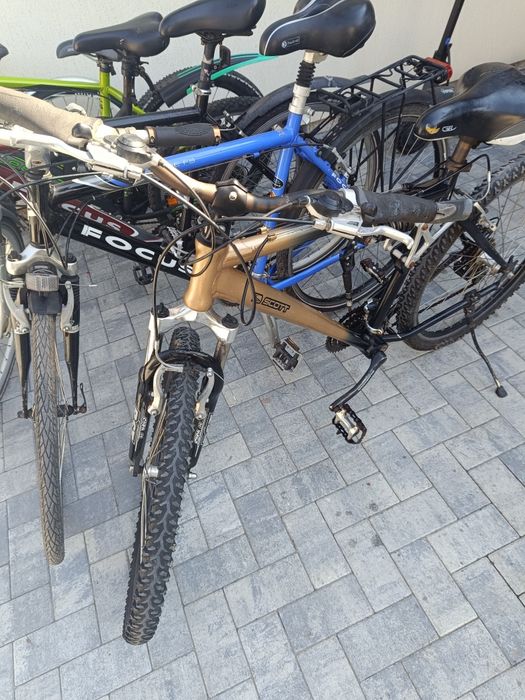Biciclete de vanzare