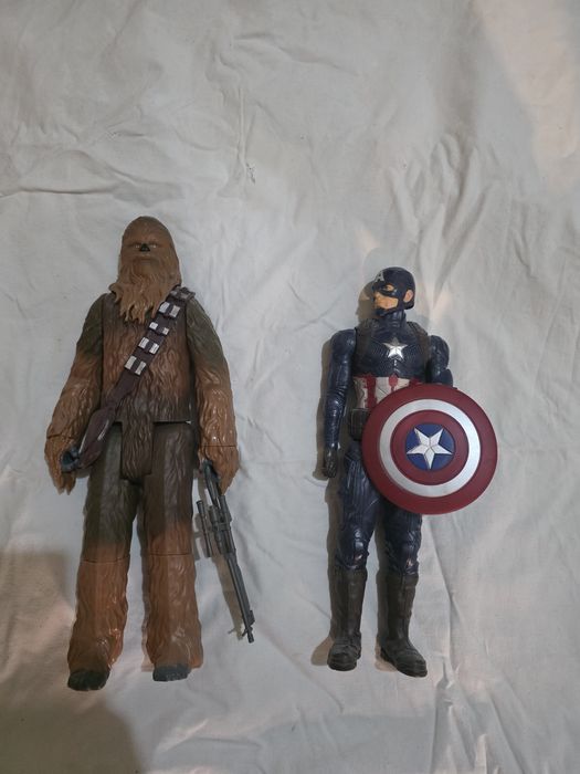 Фигурки на Чобака и Капитан Америка(Star wars и Marvel)