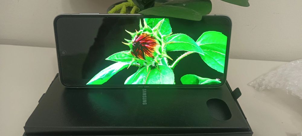 Продавам Samsung Galaxy Z Flip6
Продавам Samsun