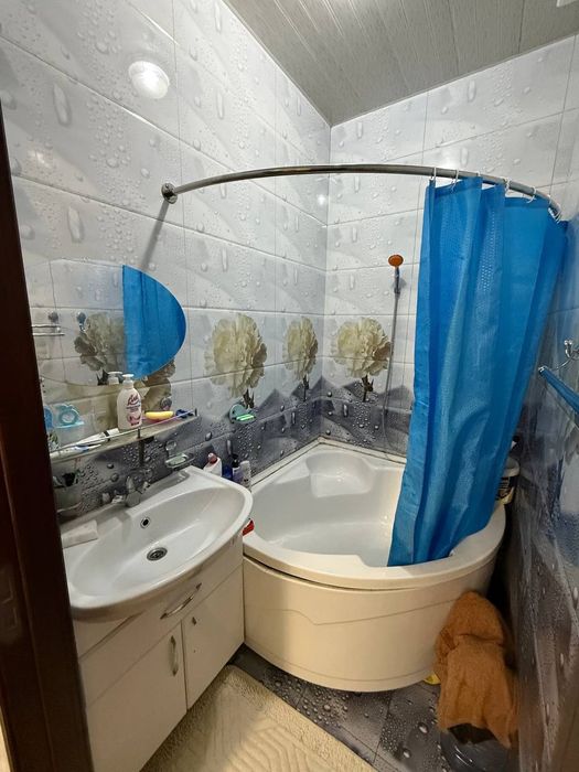 3 xonali uy sotiladi