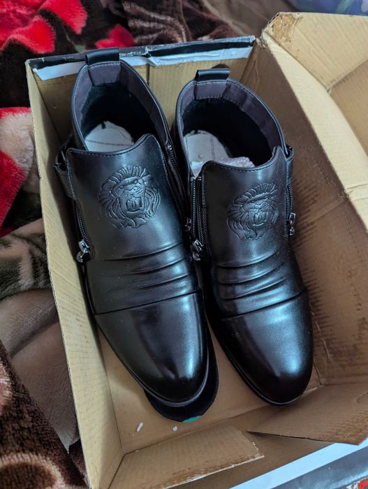 erkaklar poyabzali ozgina ishlatilgan