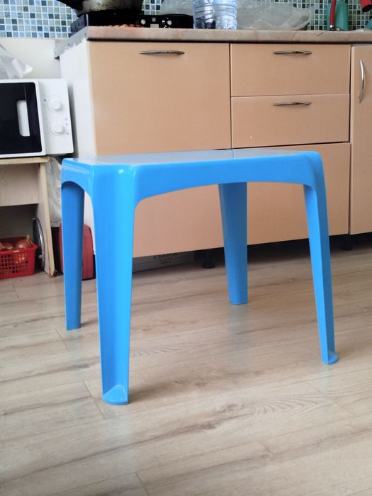 Продаю детский столик