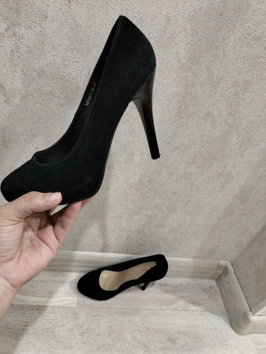 Туфли на высоком каблуке