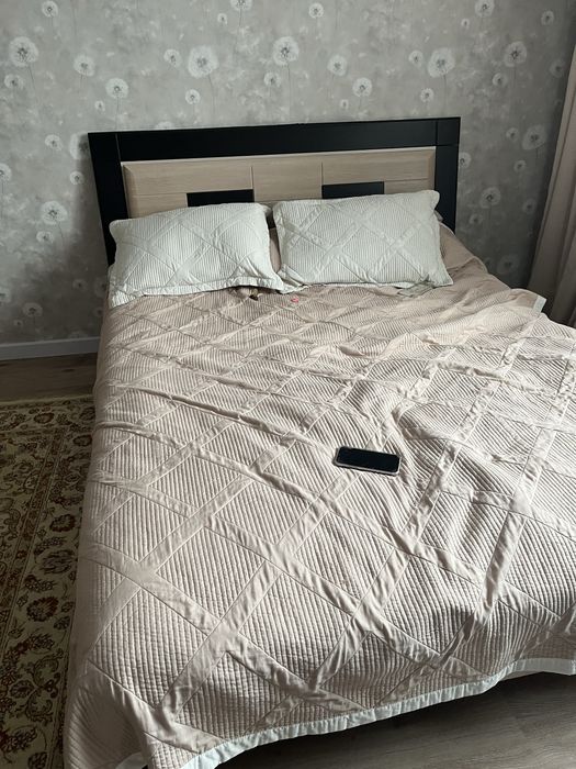 продается кровать даухспальная