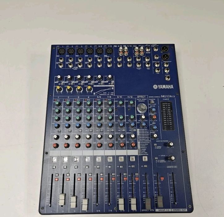 Vând Amplificatoare de putere și mixer yamaha MG124CX