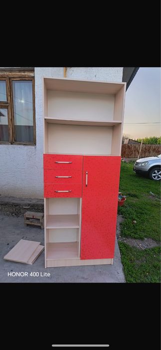 Писменный стул и шкафф срочнаа