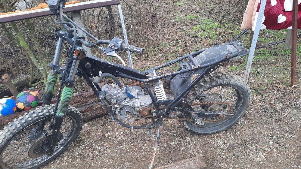 Vand sau schimb cros gilera 125cc