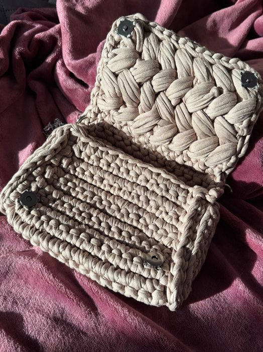 Ръчно плетена дамска чанта