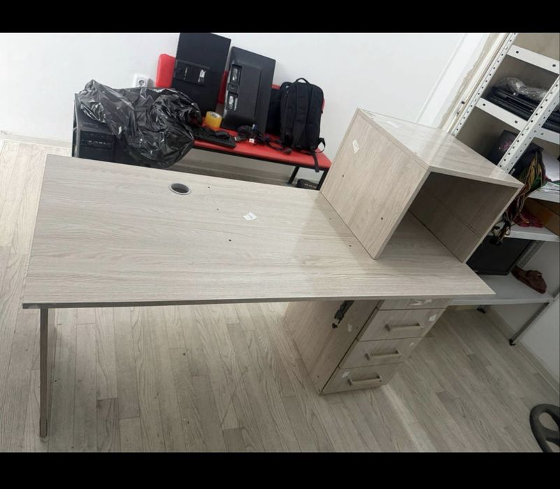 Столы офисные , 3 штуки раборанные
