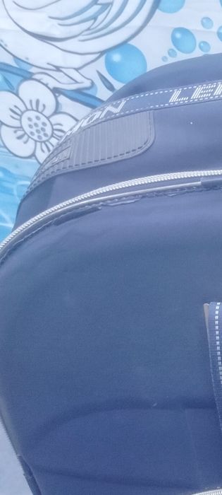 Продам чемодан !