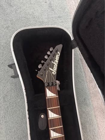 Jackson Rhoads / RR, Seymour Duncan, Floyd Rose, hardcase inclus