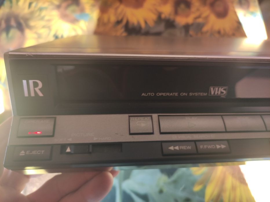 HITACHI video deck model: VT-125E