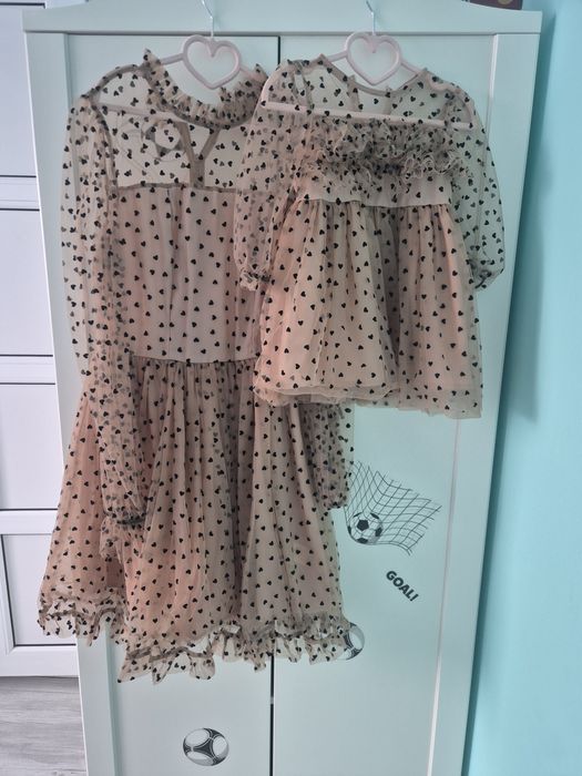 Vand rochii mama fiica