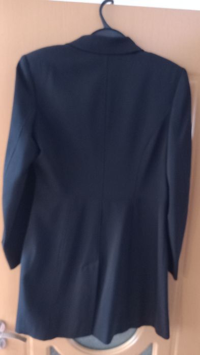 Vand sacou negru elegant,stare perfecta,nr 42-44,captusit,lungime medi