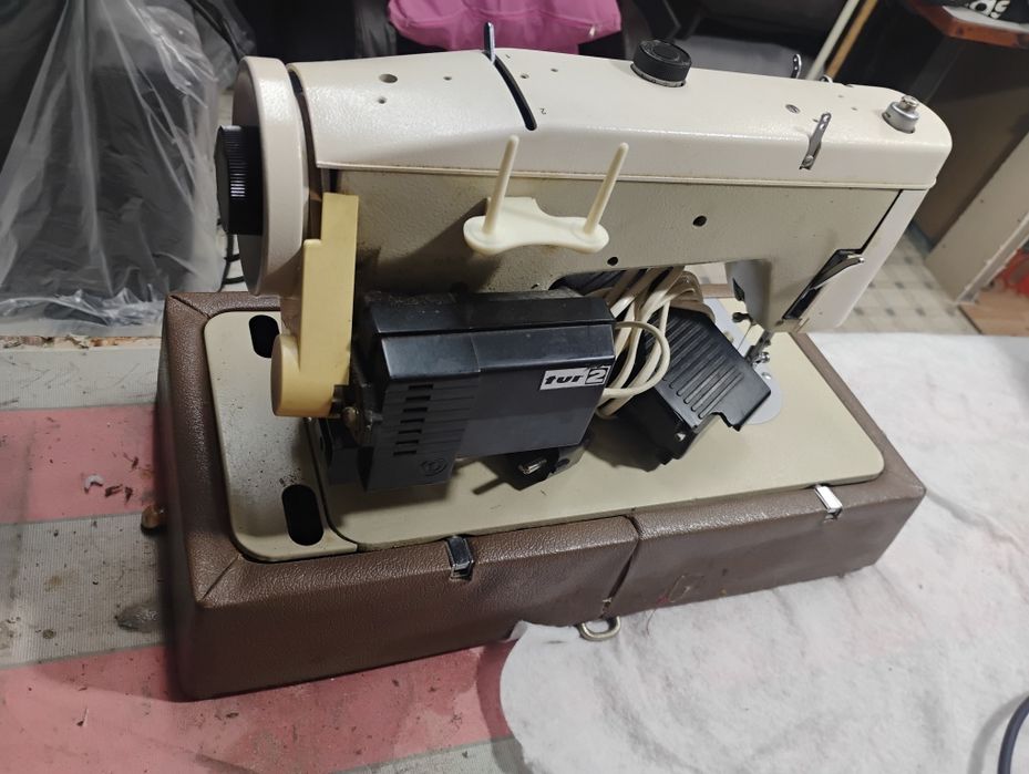 Шевна машина Lucznik, оверлог Textima