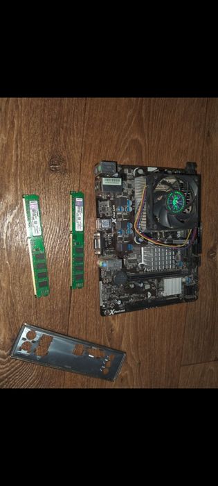 Материнская плата с процесором и озу