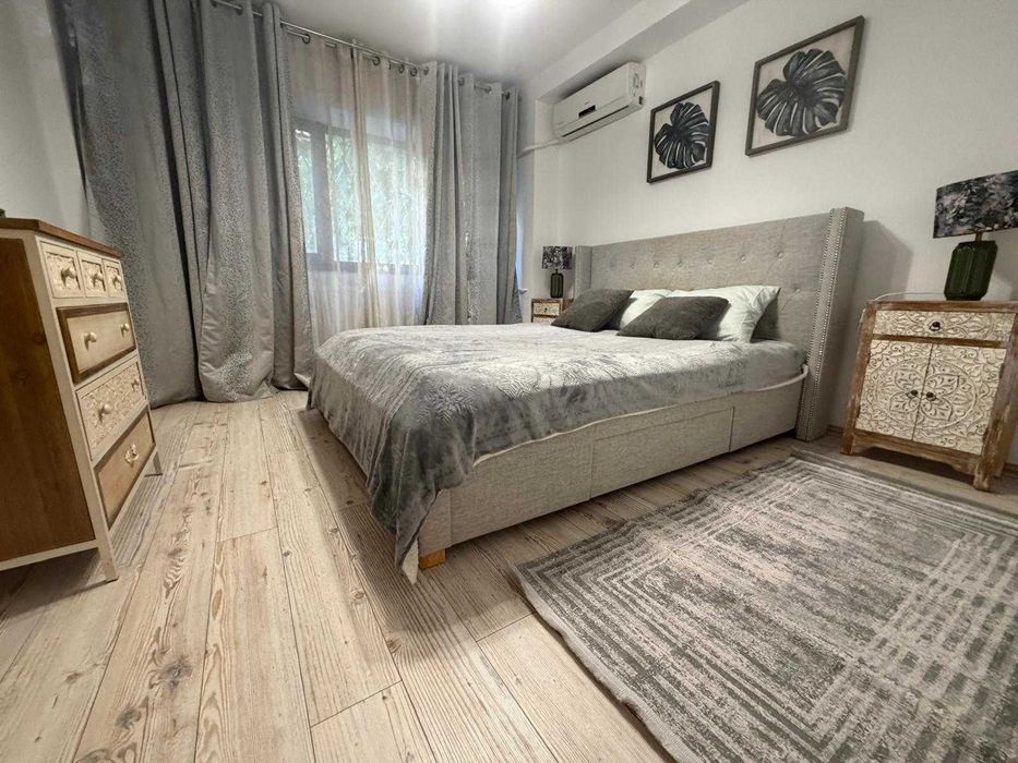 Proprietar – Închiriez apartament 3 camere ultracentral, Decebal - Muncii, renovat premium
