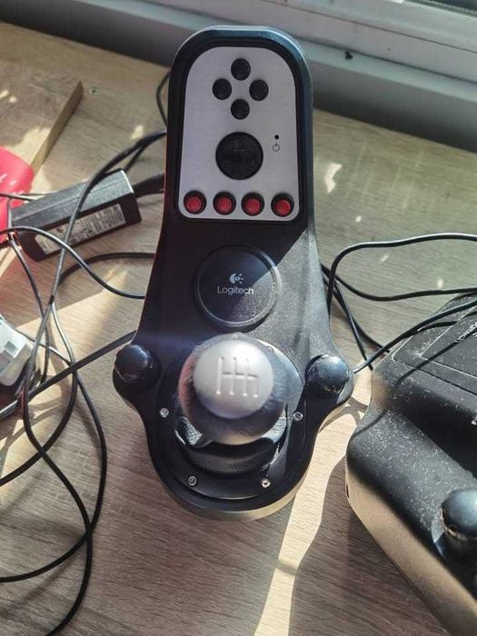 Волан, педали и лост Logitech