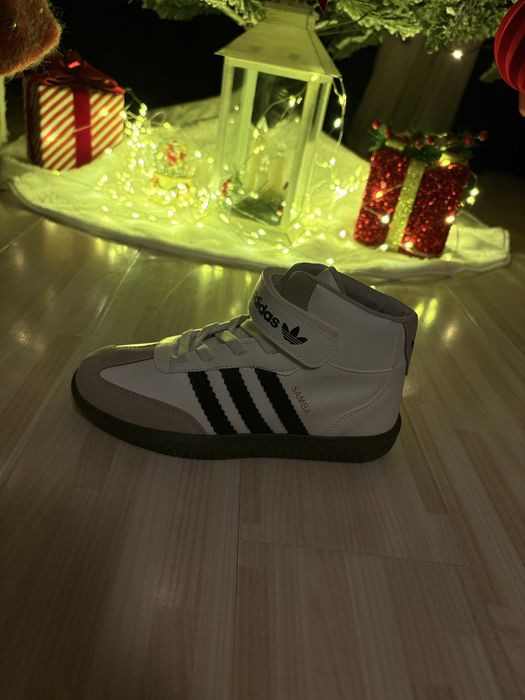 Adidasi adidas numarul 30