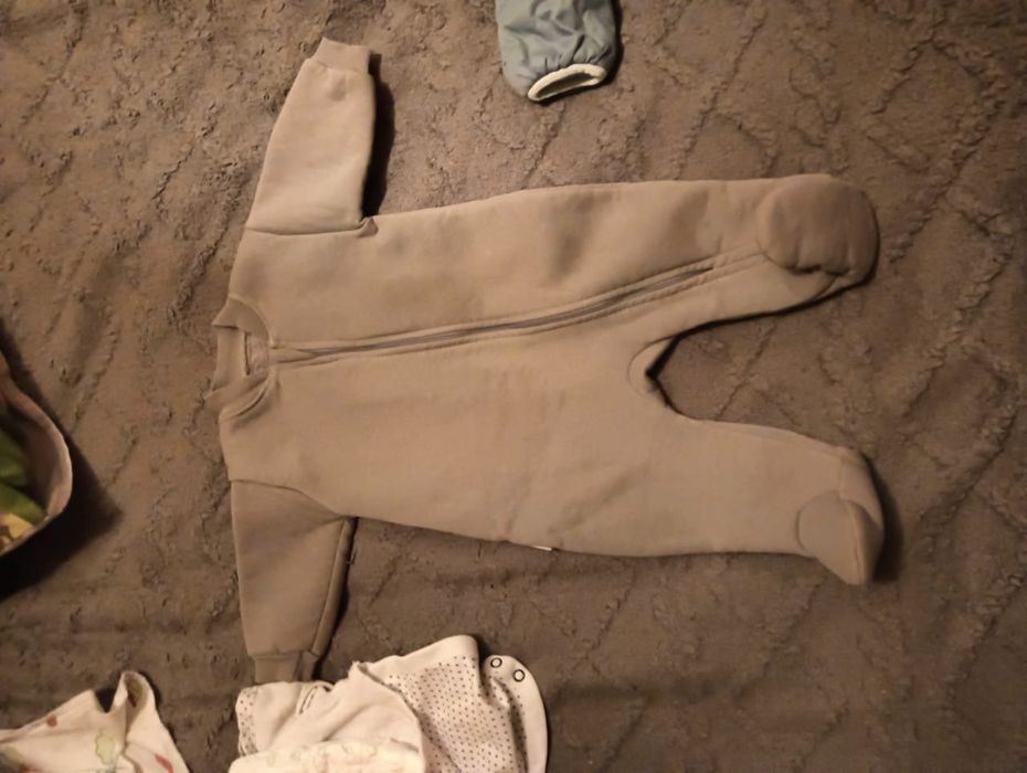 Продам детские вещи