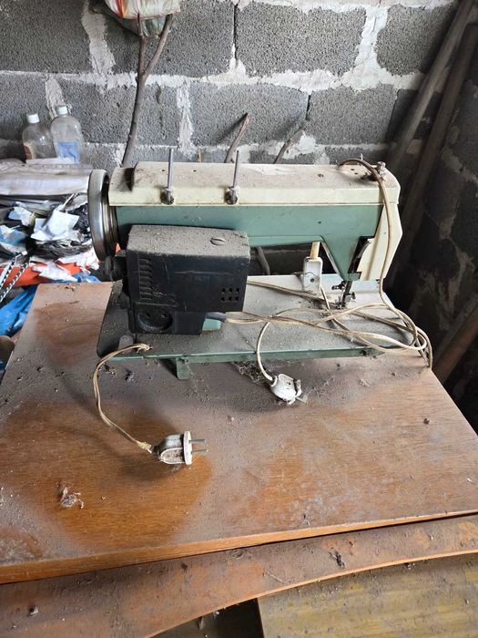 3 броя шевни машини