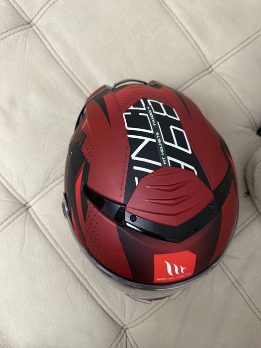 Продавам каска за пистов мотор MT Thunder 4 SV Luminence матово червена размер XS