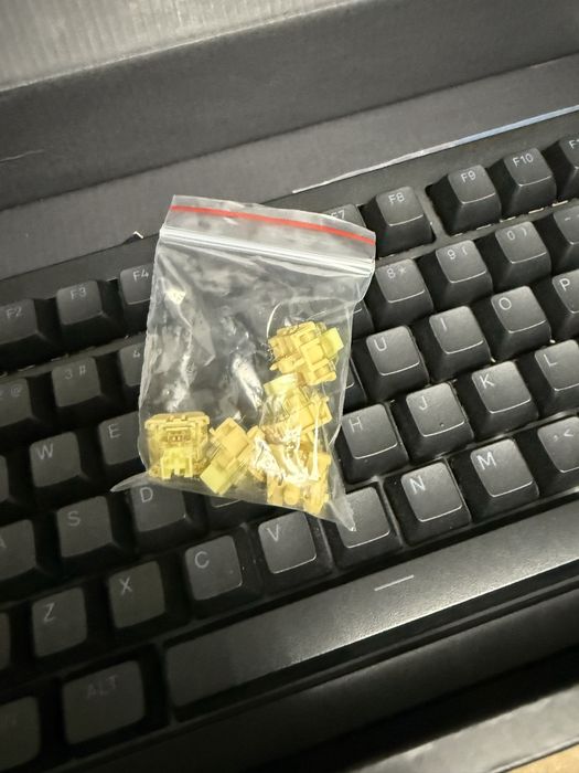 Tastatura mecanica Akko yellow switch