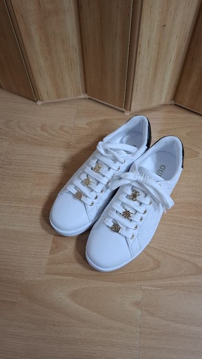 Маратонки Guess 38 номер