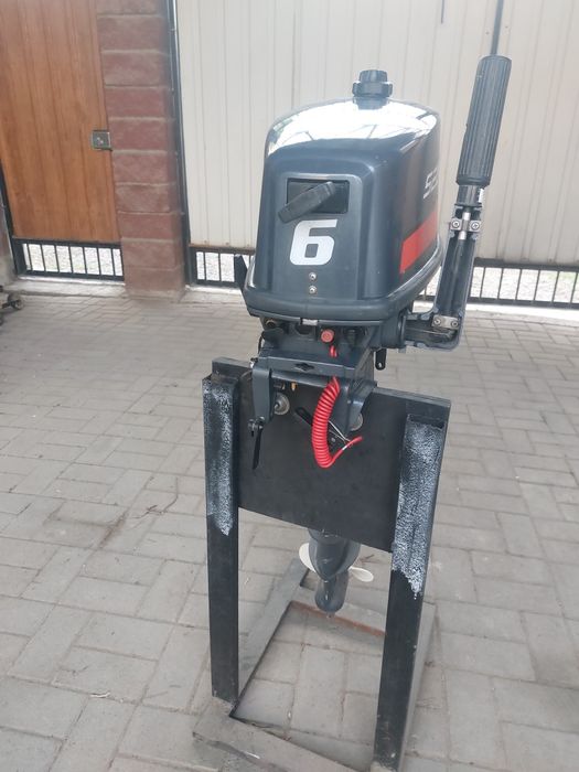 Продам мотор на лодку сеатан 6