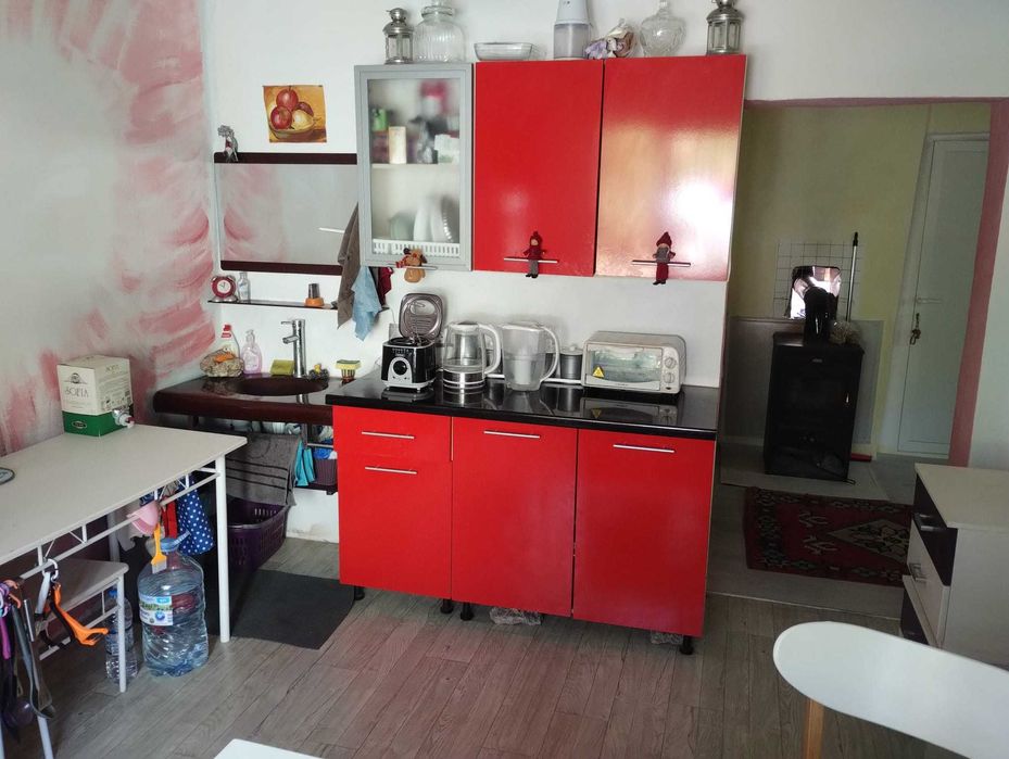 Къща 100 км от морето