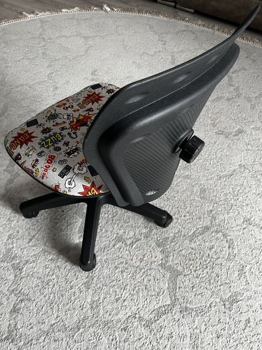 Кресло компьютерное детское.