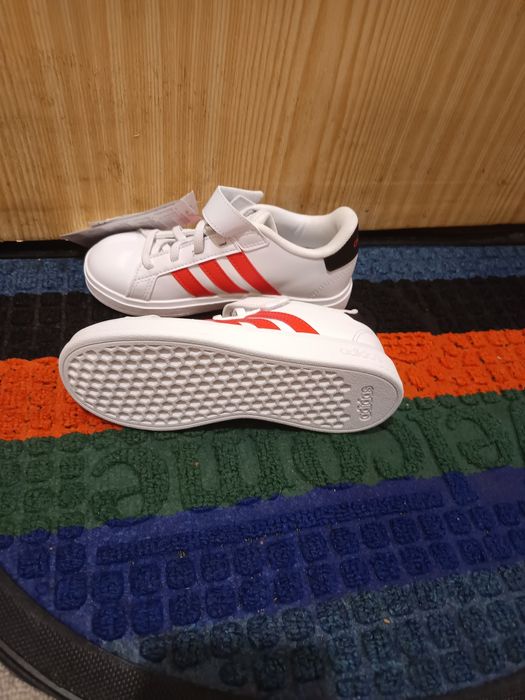 Нови маратонки Адидас