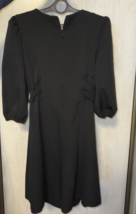 Продается стильное черное платье