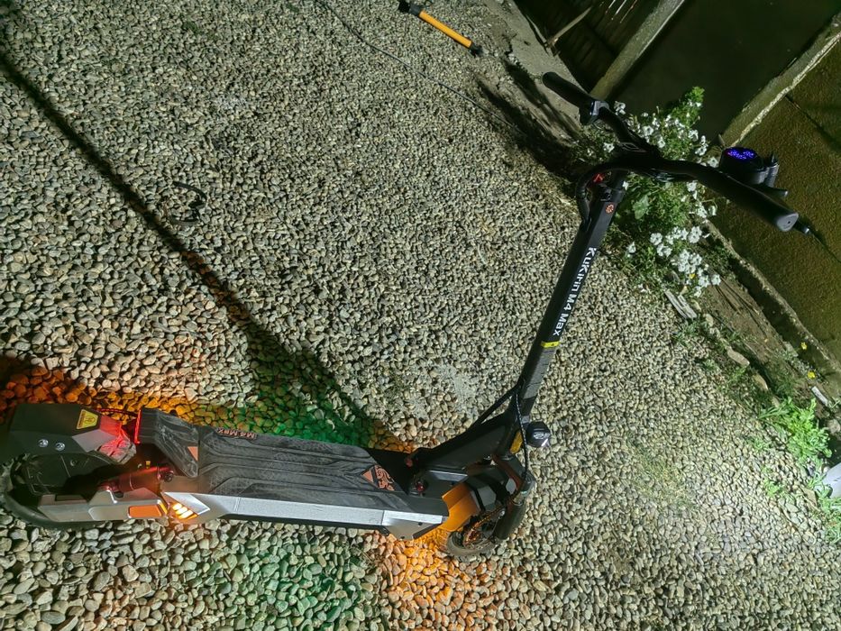 Vand trotineta  M4 MAX stare foarte buna  trotinaeta este nou