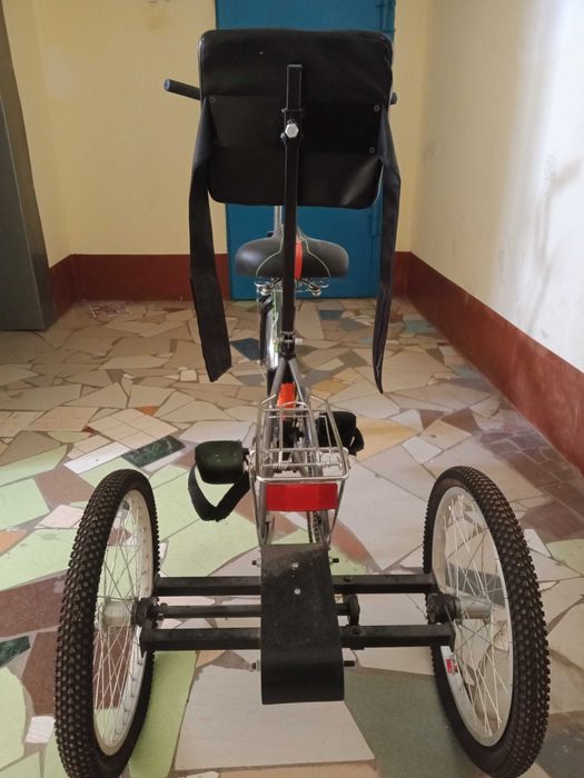 трёхколёсный велосипед