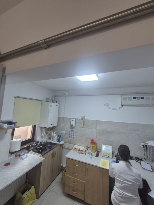 Închiriez spatiu comercial