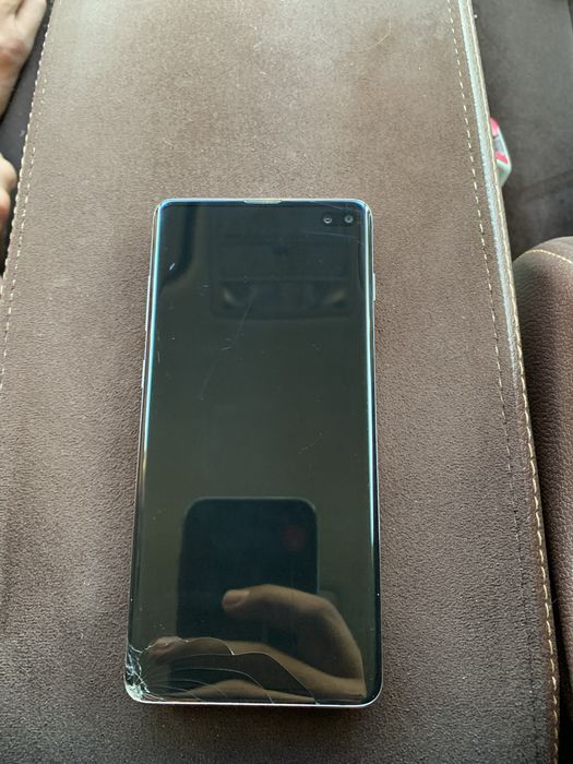 Продам Самсунг с10+