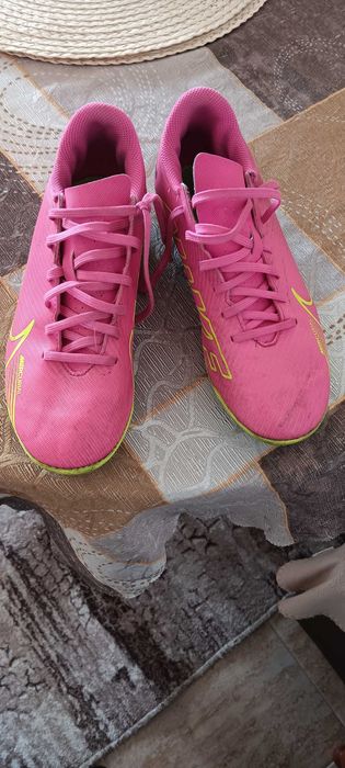 Бутонки за футбол