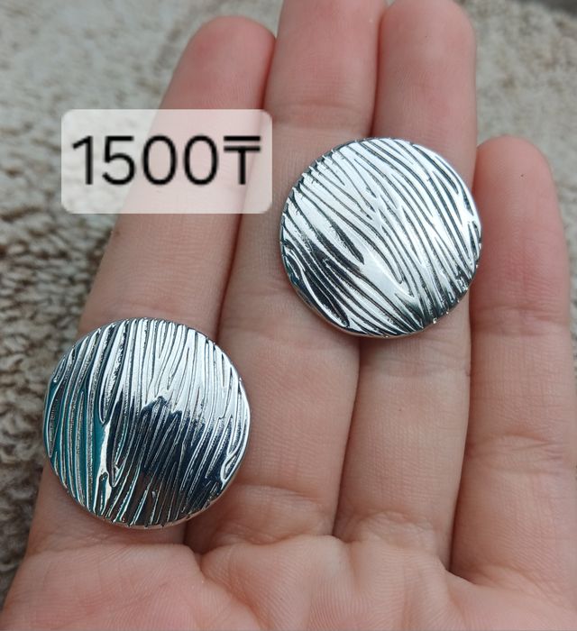 Продаю серьги из титана