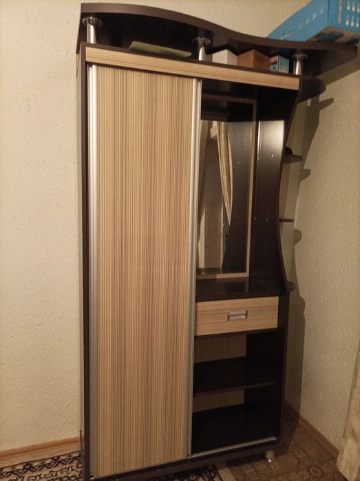 Прихошка shkaf eshik oldiga domlaga razmeri zo'r tushadi