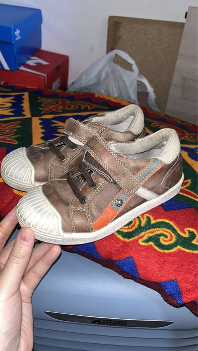 Отдам обувь бесплатно