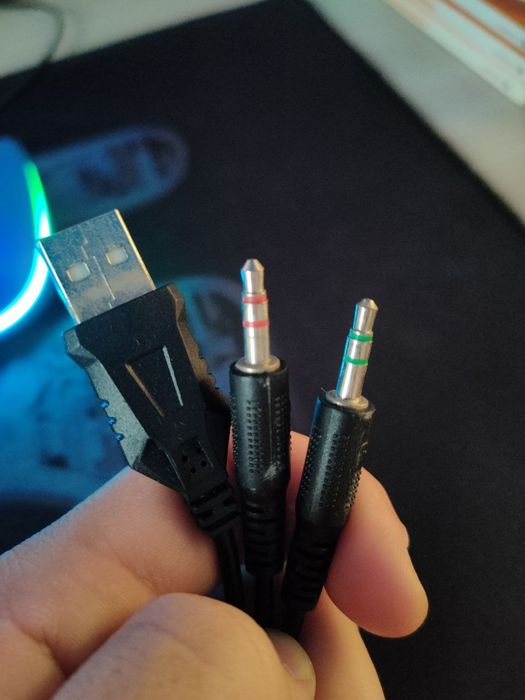 Продам наушники 3к