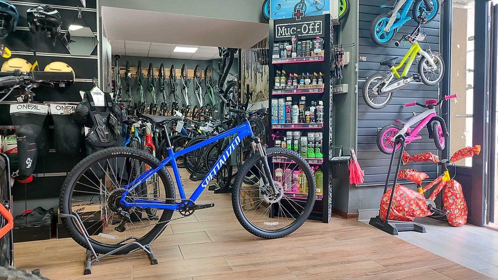 Bicicleta Specialized Rockhopper SPORT 29 L in stoc la Funky Sports