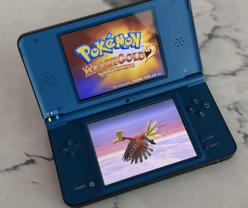 Перфектно Nintendo DSi XL - Blue + 134 игри Нинтендо Pokemon