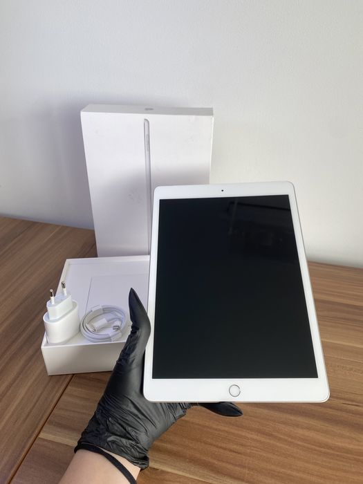 iPad 8th Gen 10.2-Inch , Wi-Fi+ Cellular, 32 GB, Silver, Ca nou