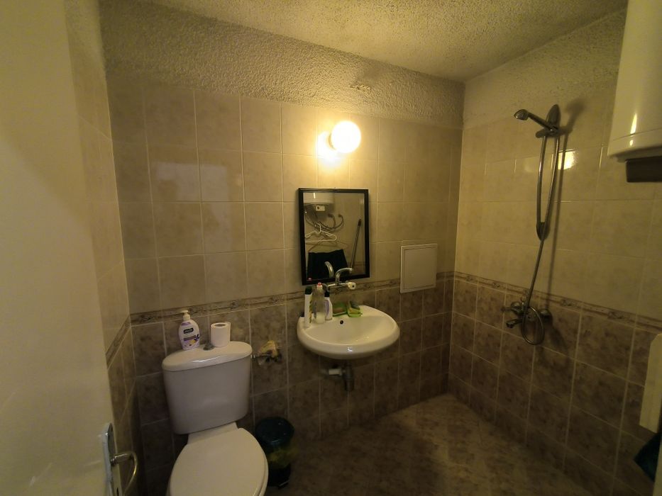 Отдава под наем Ателие