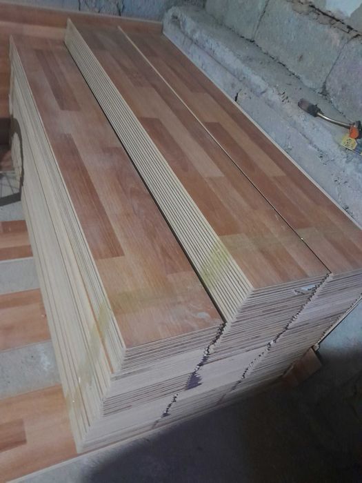 Ламинат, паркет 70кв