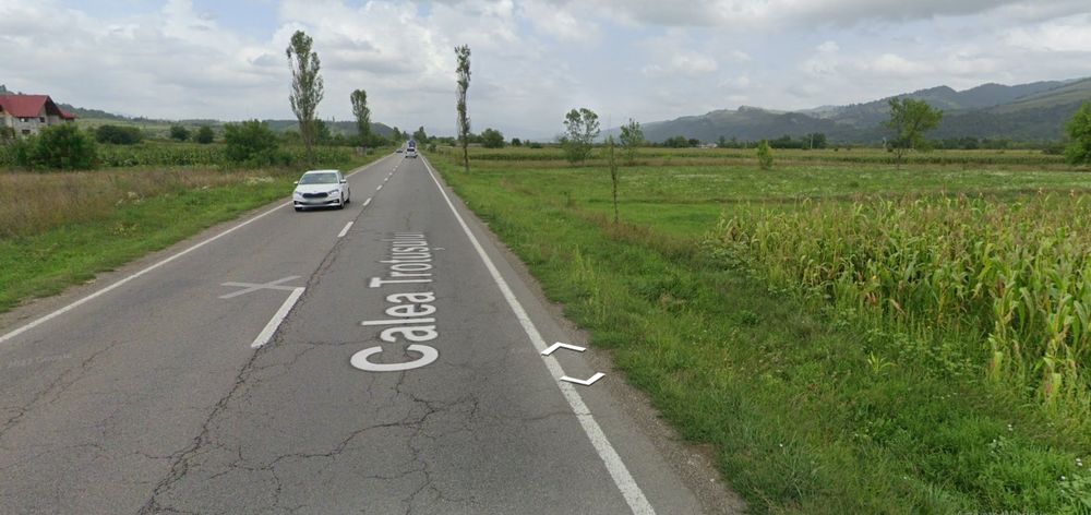 Teren intravilan 1964 mp-doua drumuri de acces- comuna Dofteana, Bacau